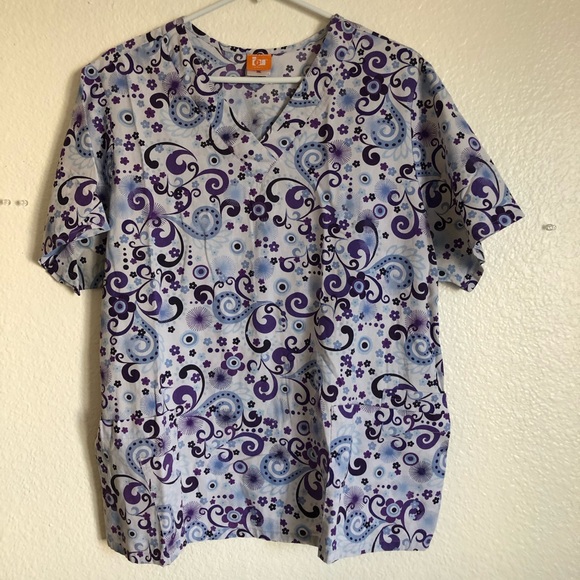 Scrub top pattern - Picture 1 of 3